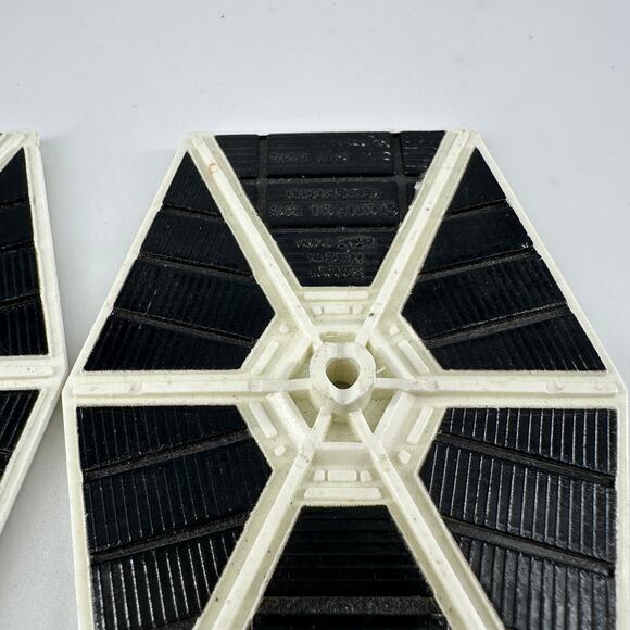 Vintage 1978 Kenner Star Wars TIE Fighter Replacement Wings Original Parts - Picture 3 of 7